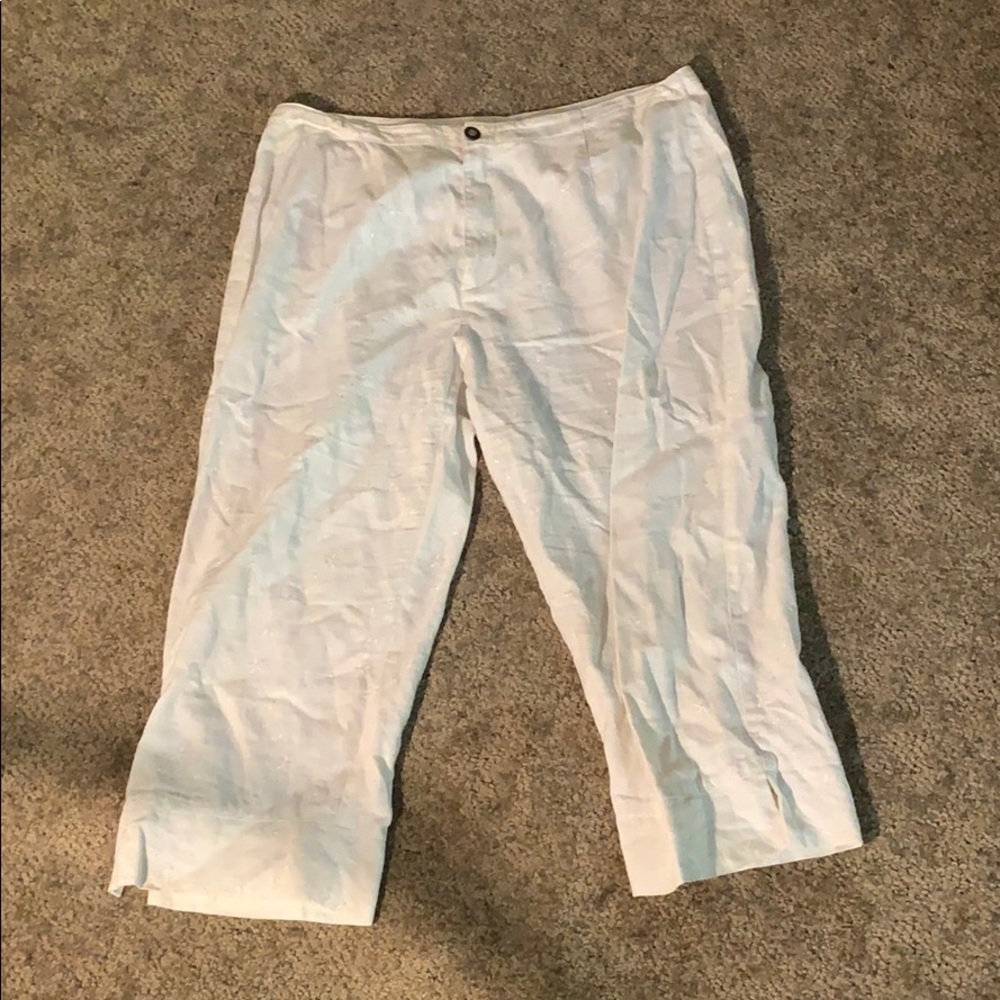 White Liz Claiborne First Issue Capris Size 14